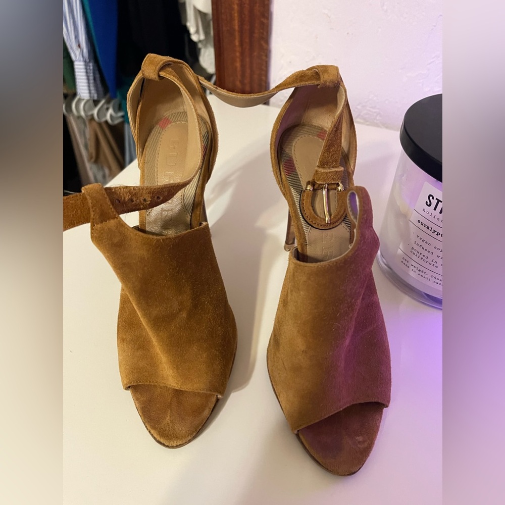 100% Authentic Burberry Shoes